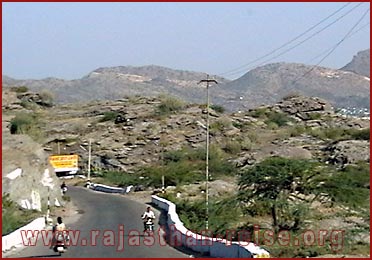 Zigzag way-Pushkar, Rajasthan