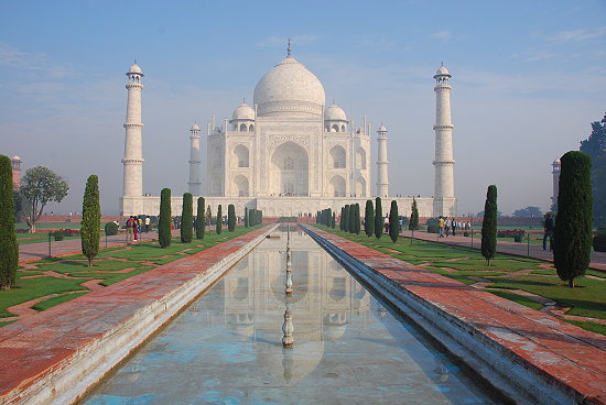 Taj-Mahal-in-der-Sonne