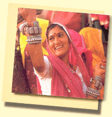 Rajasthani Frau bei einem regionalem Fest in der Nähe von Jaipur !